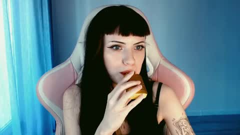  sophie  online show from 7, 5, 2026