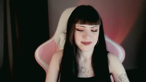 Snapshot of moon_velvet chatting on 18, 6, 2026 sophie online show from 18, 6, 2026