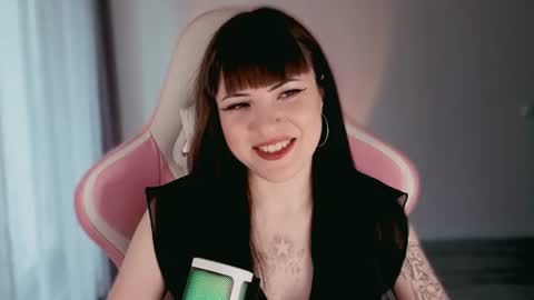 Snapshot of moon_velvet chatting on 10, 7, 2026 sophie online show from 10, 7, 2026