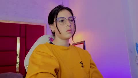 Snapshot of moon_winy chatting on 23, 4, 2026 Winy online show from 23, 4, 2026