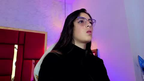 Snapshot of moon_winy chatting on 15, 5, 2026 Winy online show from 15, 5, 2026
