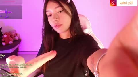 Snapshot of moonbella_bell chatting on 1, 6, 2026 bell online show from 1, 6, 2026
