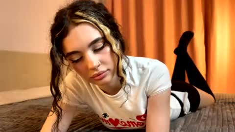 moonfaairy online show from 24, 7, 2026
