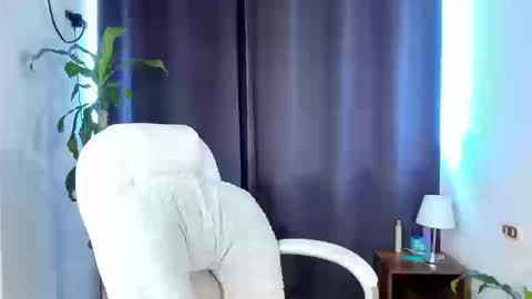 moonie_baddie31 online show from 9, 9, 2025