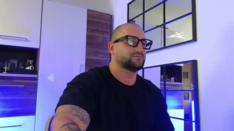 Snapshot of moonjoey chatting on 24, 9, 2025 Twitterjoe dominik online show from 24, 9, 2025