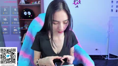 MOON  online show from 28, 1, 2025