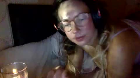 Moonlight Kitty online show from 8, 6, 2026