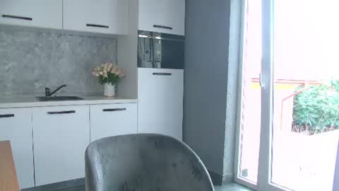 moonligt_iris online show from 10, 7, 2026