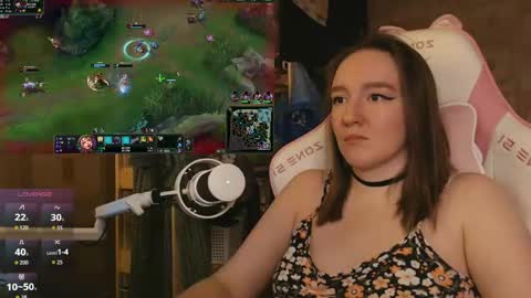 Snapshot of moonlish_siren chatting on 4, 4, 2026 Katrin online show from 4, 4, 2026