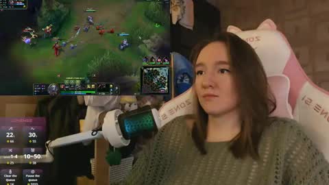 Snapshot of moonlish_siren chatting on 24, 4, 2026 Katrin online show from 24, 4, 2026