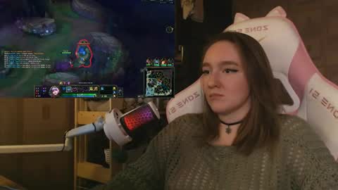 Snapshot of moonlish_siren chatting on 13, 5, 2026 Katrin online show from 13, 5, 2026