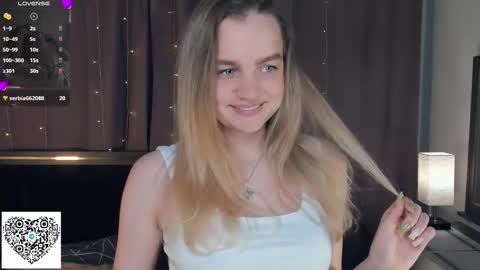 Snapshot of moonperedz chatting on 24, 9, 2025 Eva online show from 24, 9, 2025