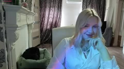 Snapshot of moonshy_ chatting on 29, 7, 2026 Margo online show from 29, 7, 2026