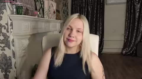 Snapshot of moonshy_ chatting on 31, 7, 2026 Margo online show from 31, 7, 2026