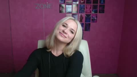 Snapshot of moonsusanna chatting on 27, 3, 2026 Susanna online show from 27, 3, 2026