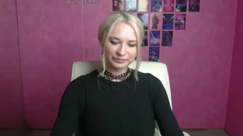 Snapshot of moonsusanna chatting on 2, 4, 2026 Susanna online show from 2, 4, 2026