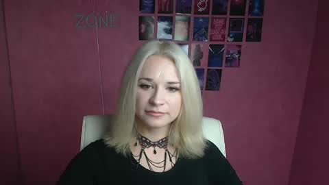 Snapshot of moonsusanna chatting on 8, 4, 2026 Susanna online show from 8, 4, 2026