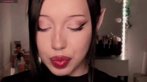 Snapshot of moranagoddess chatting on 8, 4, 2026 Morana follow my boosty online show from 8, 4, 2026