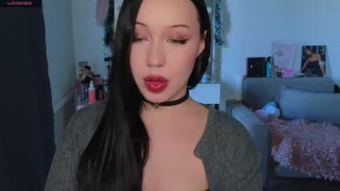 Snapshot of moranagoddess chatting on 16, 4, 2026 Morana follow my boosty online show from 16, 4, 2026
