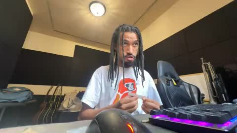 Snapshot of morebemdotad chatting on 22, 4, 2026 Diego online show from 22, 4, 2026