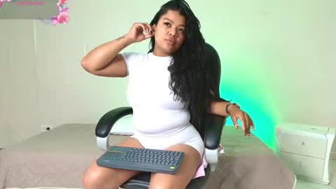 Snapshot of morenatemptress chatting on 5, 8, 2026 Morena online show from 5, 8, 2026