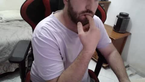 Snapshot of morenoch19 chatting on 20, 11, 2025 alejo online show from 20, 11, 2025