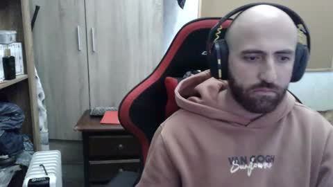 Snapshot of morenoch19 chatting on 28, 11, 2025 alejo online show from 28, 11, 2025