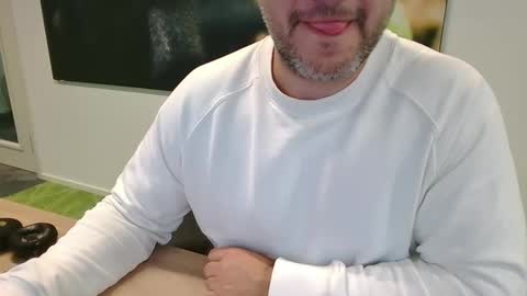 Snapshot of morepassion4u chatting on 12, 9, 2025 morepassion4u online show from 12, 9, 2025