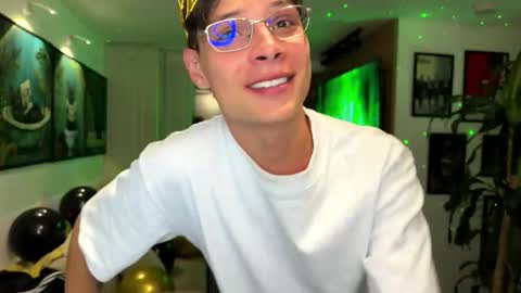 Snapshot of morgan_hiller chatting on 29, 3, 2026 online show from 29, 3, 2026