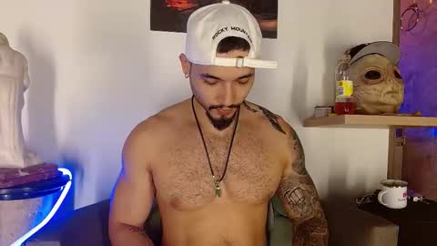 Snapshot of morgann_jones chatting on 3, 11, 2025 morgan online show from 3, 11, 2025