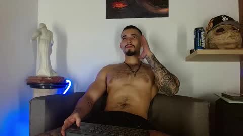 Snapshot of morgann_jones chatting on 7, 11, 2025 morgan online show from 7, 11, 2025