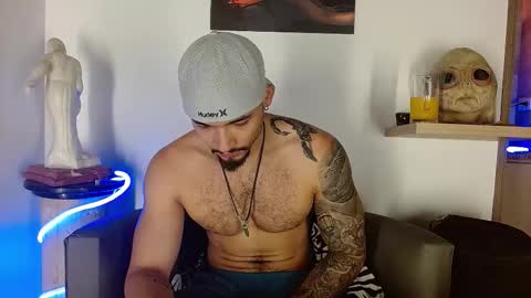 Snapshot of morgann_jones chatting on 12, 11, 2025 morgan online show from 12, 11, 2025