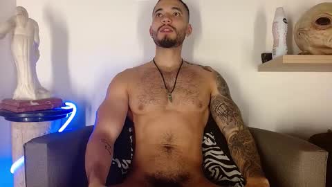 Snapshot of morgann_jones chatting on 25, 11, 2025 morgan online show from 25, 11, 2025