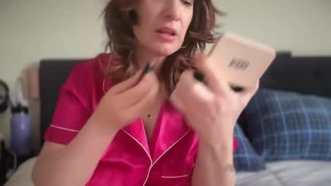 Snapshot of mossy_mommy chatting on 27, 4, 2026 Mossy Mommy online show from 27, 4, 2026