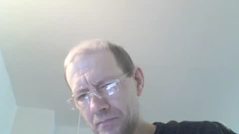 Snapshot of moviem1978 chatting on 17, 2, 2025 Frederik online show from 17, 2, 2025