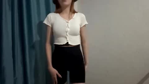 Snapshot of mozelleberendt chatting on 2, 12, 2025 Jenny online show from 2, 12, 2025