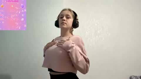 Snapshot of mozelleberendt chatting on 14, 12, 2025 Jenny online show from 14, 12, 2025