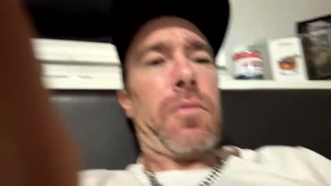 Snapshot of mr_a420 chatting on 17, 12, 2025 mr_a420 online show from 17, 12, 2025