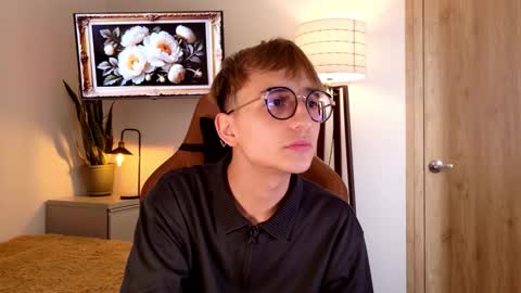 Snapshot of mr_evan1 chatting on 11, 11, 2025 Mr Evans online show from 11, 11, 2025