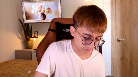 Snapshot of mr_evan1 chatting on 13, 11, 2025 Mr Evans online show from 13, 11, 2025