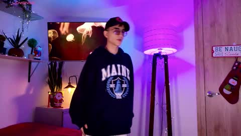 Snapshot of mr_evan1 chatting on 28, 11, 2025 Mr Evans online show from 28, 11, 2025