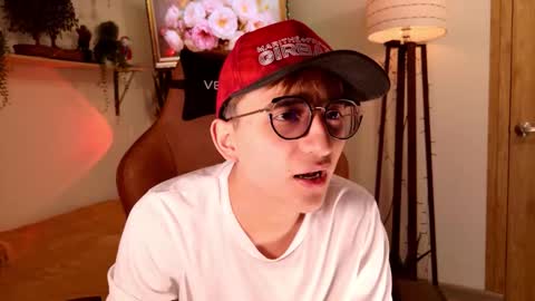 Snapshot of mr_evan1 chatting on 13, 12, 2025 Mr Evans online show from 13, 12, 2025