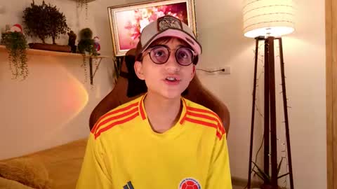 Snapshot of mr_evan1 chatting on 16, 12, 2025 Mr Evans online show from 16, 12, 2025