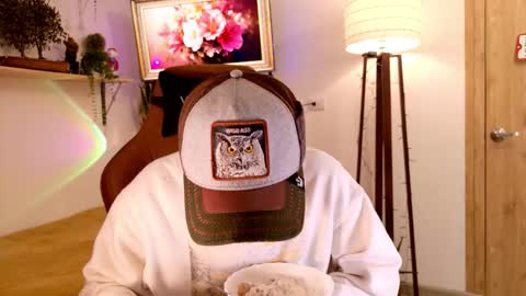 Snapshot of mr_evan1 chatting on 18, 12, 2025 Mr Evans online show from 18, 12, 2025