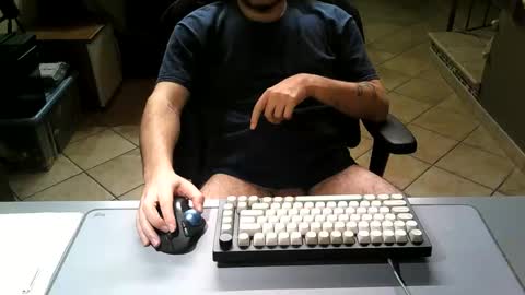 Snapshot of mr_kaa chatting on 12, 4, 2026 mr_kaa online show from 12, 4, 2026