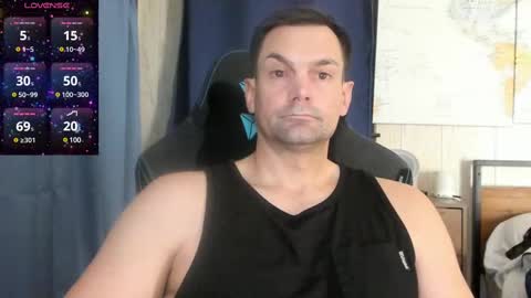 Snapshot of mr_mac69 chatting on 12, 12, 2024 Cam online show from 12, 12, 2024