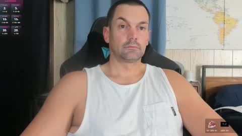 Snapshot of mr_mac69 chatting on 13, 11, 2025 Cam online show from 13, 11, 2025