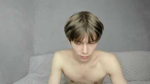 Snapshot of mr_makentoshi chatting on 13, 4, 2026 Makentoshi online show from 13, 4, 2026