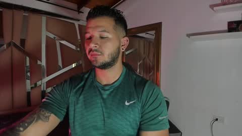 Snapshot of mr_mikee_ chatting on 10, 1, 2025 MIKEE online show from 10, 1, 2025
