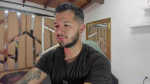 Snapshot of mr_mikee_ chatting on 12, 1, 2025 MIKEE online show from 12, 1, 2025